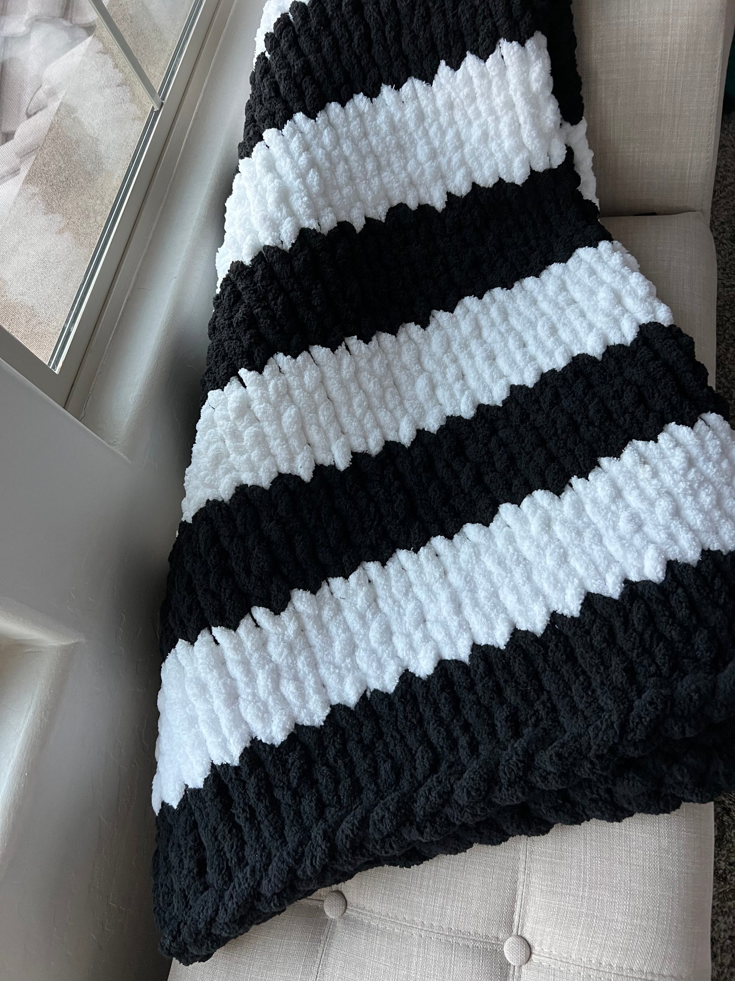 B&W Blanket