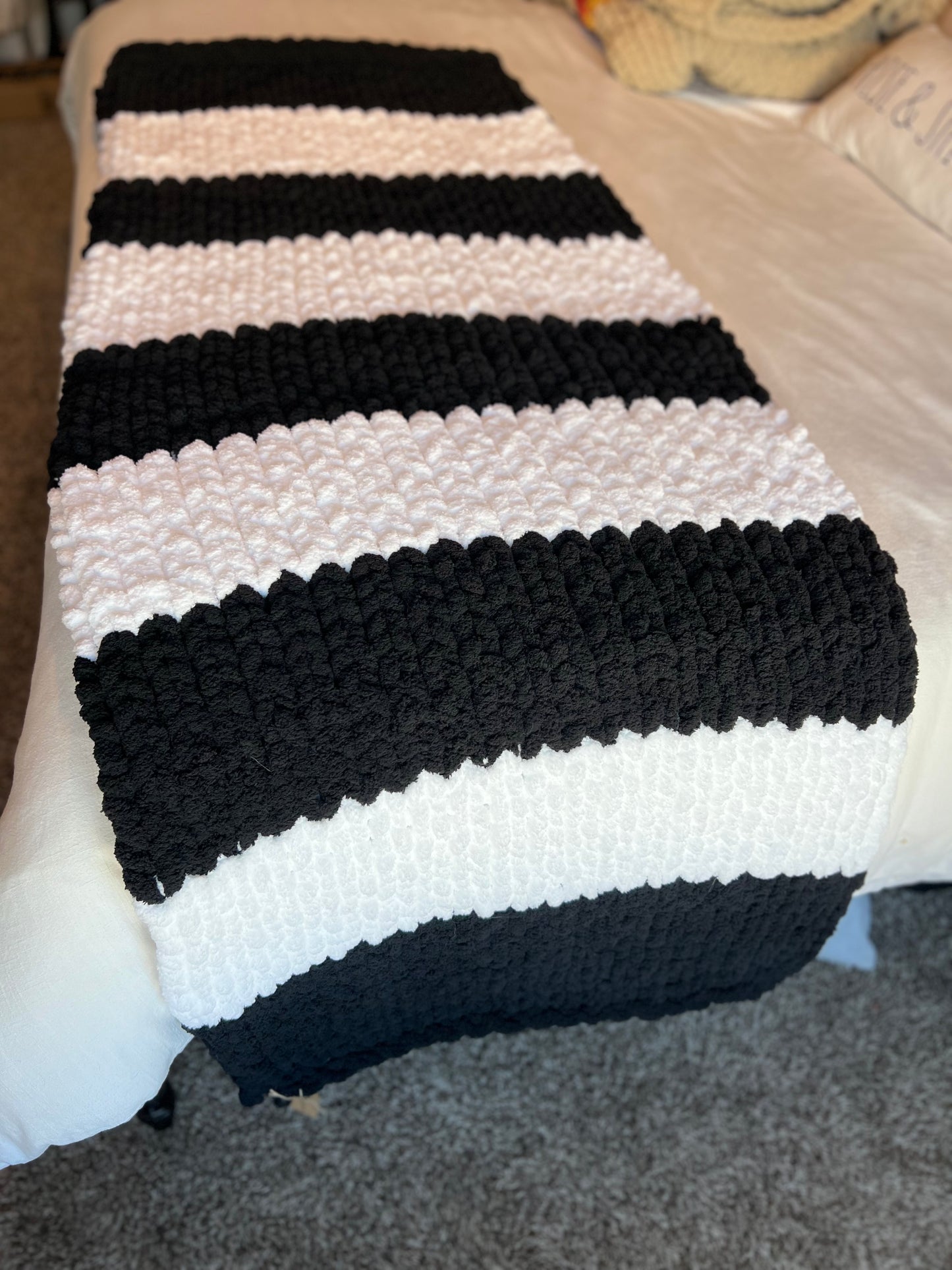 B&W Blanket