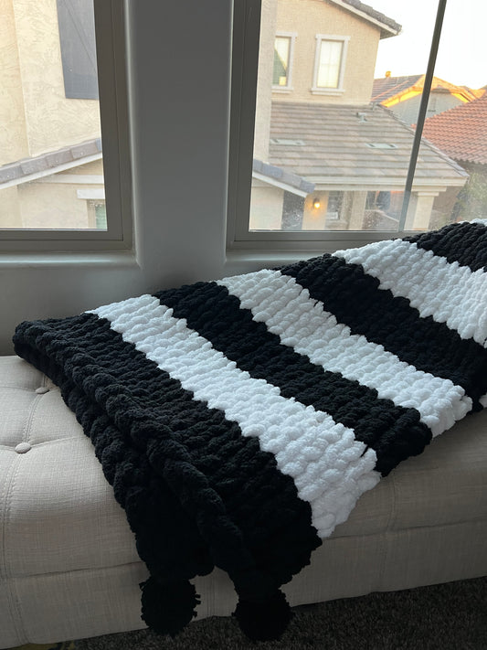 B&W Blanket