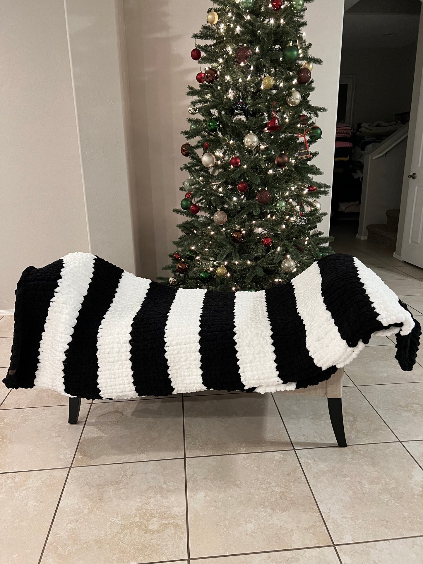 B&W Blanket